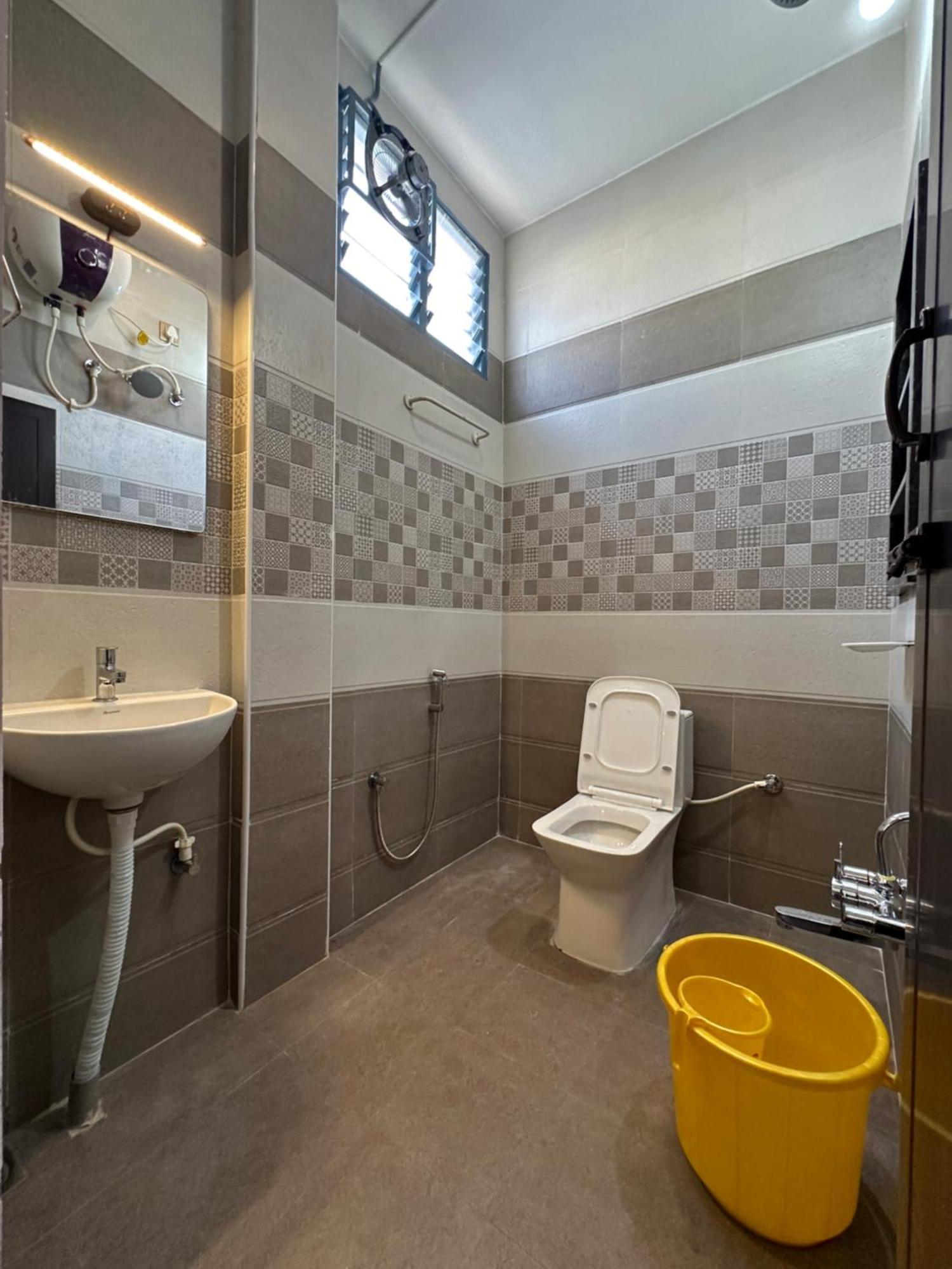 Om Lingeswaran Home Stay Tiruvannāmalai Zewnętrze zdjęcie