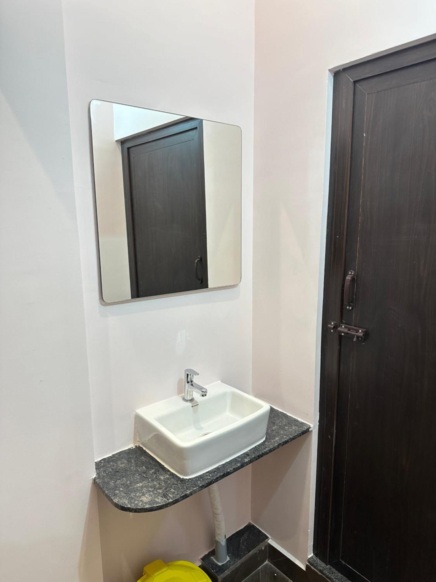 Om Lingeswaran Home Stay Tiruvannāmalai Zewnętrze zdjęcie