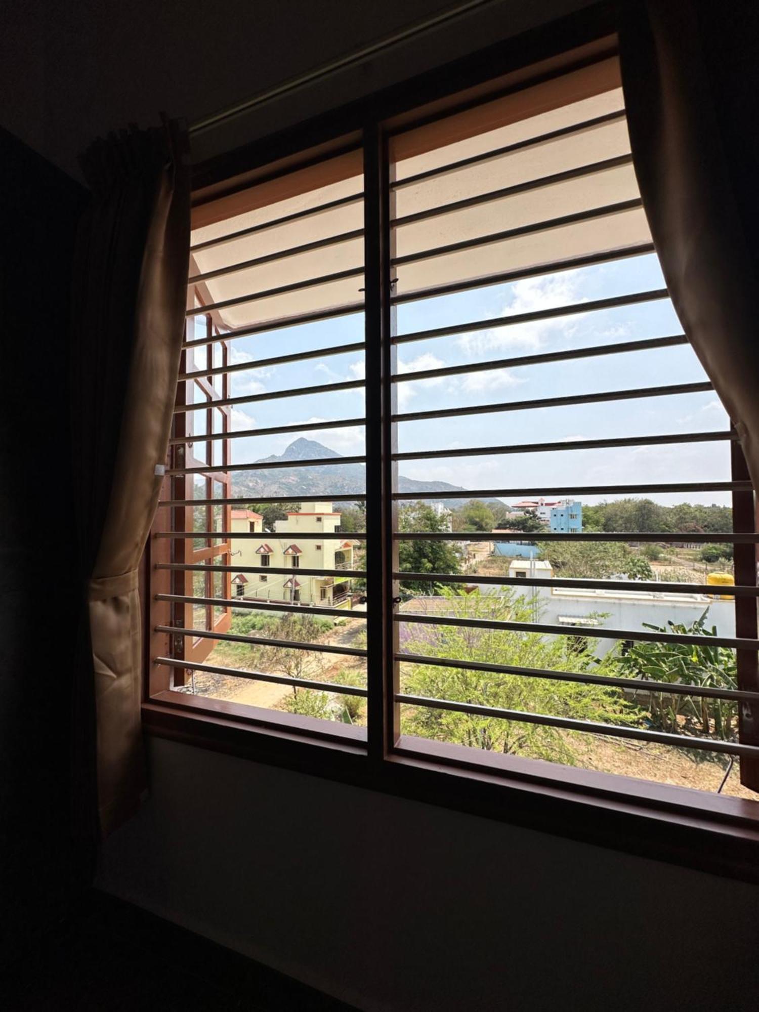 Om Lingeswaran Home Stay Tiruvannāmalai Zewnętrze zdjęcie