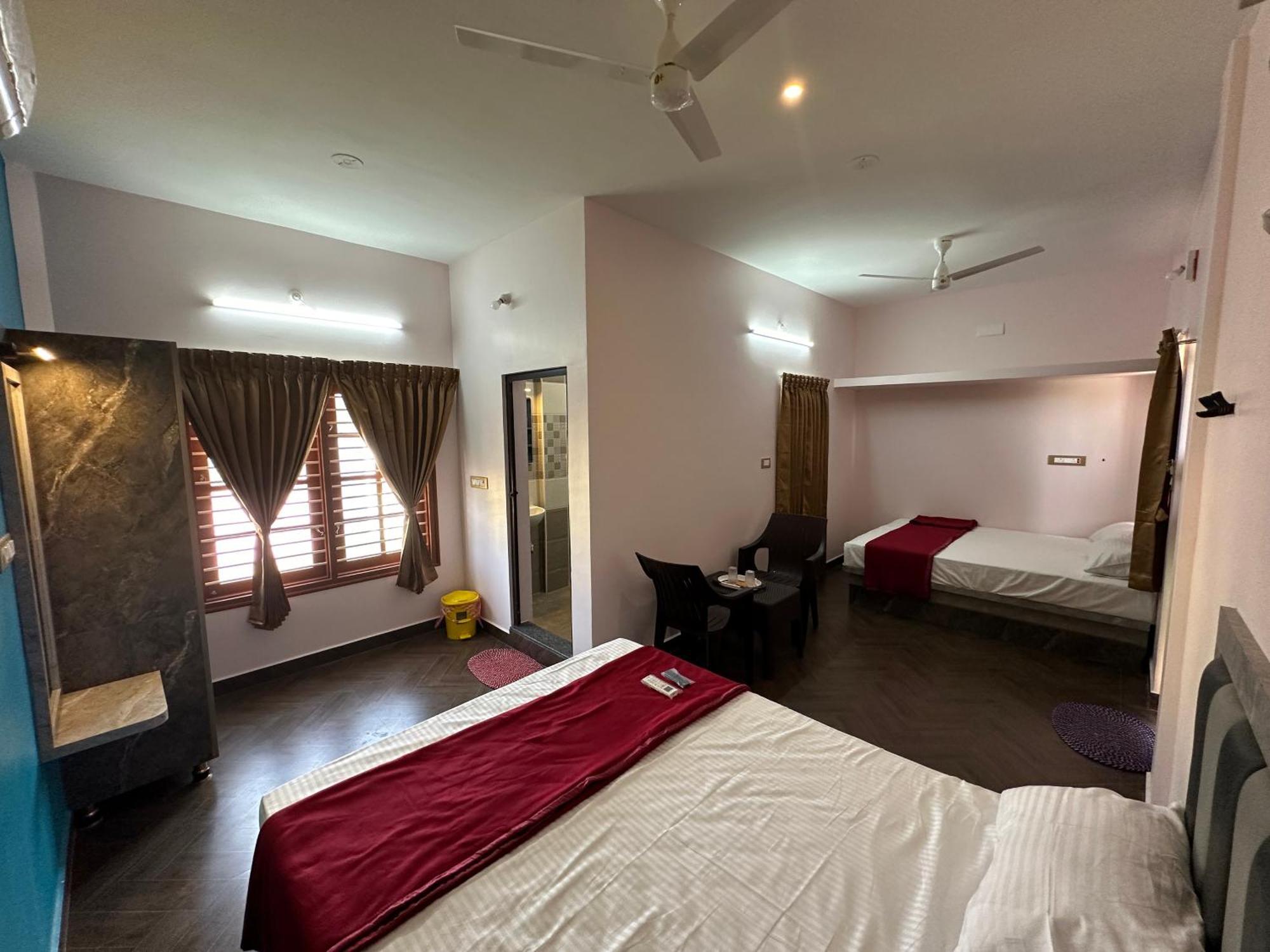 Om Lingeswaran Home Stay Tiruvannāmalai Zewnętrze zdjęcie
