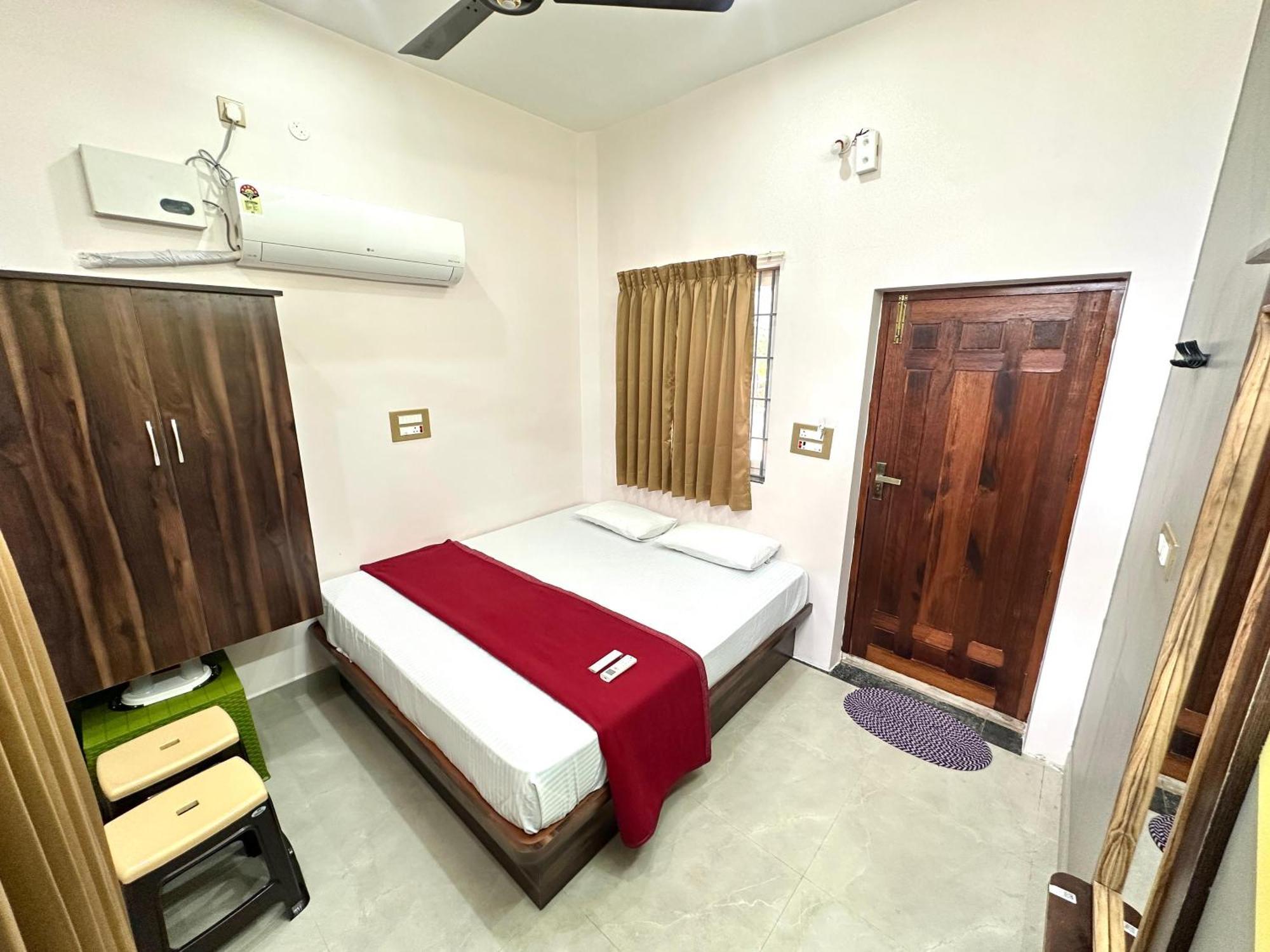 Om Lingeswaran Home Stay Tiruvannāmalai Zewnętrze zdjęcie